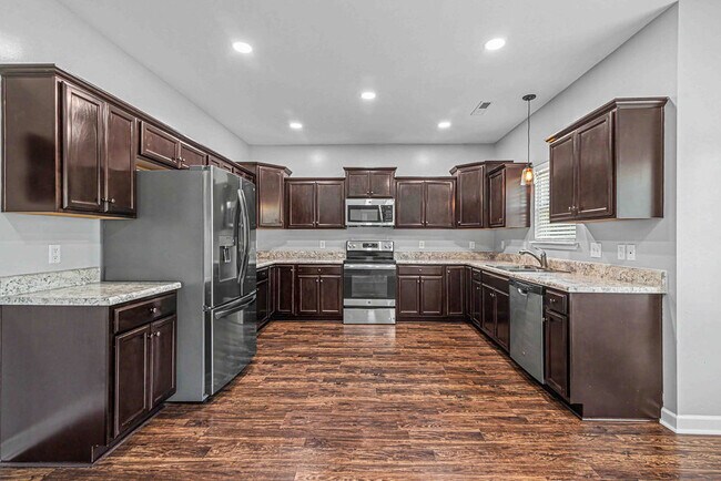 Building Photo - 125 Bridgeport Dr