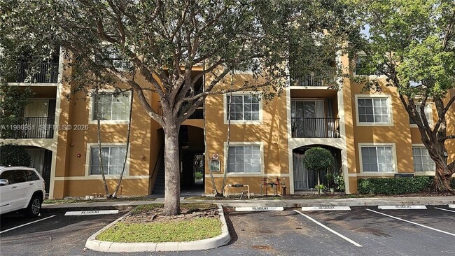 Building Photo - 8040 N Nob Hill Rd