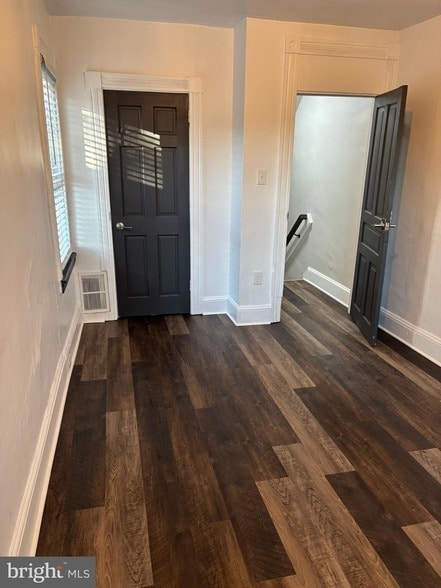 Building Photo - 747 S Lime St