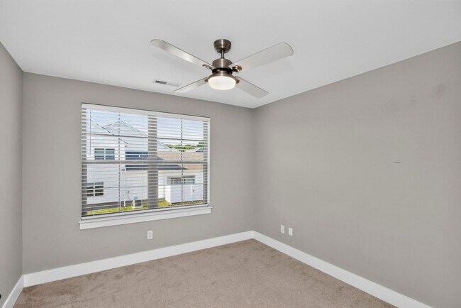 Building Photo - 1525 White Tip Ln
