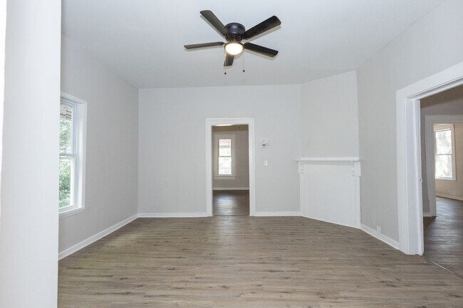 Building Photo - 218 E Tinsley St