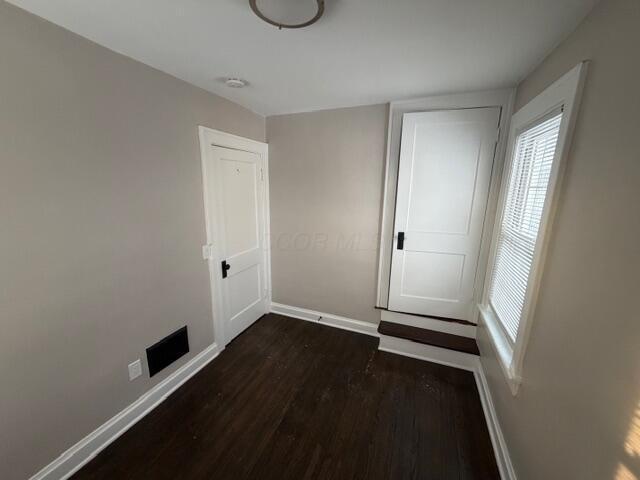 Building Photo - 99-101-101 Tibet Rd