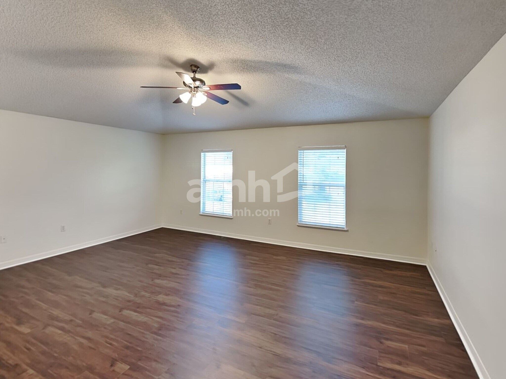 Building Photo - 5523 Ashleigh Park Dr