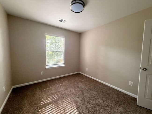 Building Photo - Available now. Beautiful, FULLY REMODELED 3 BR/2.5 BA Home in Tanner Plantation!