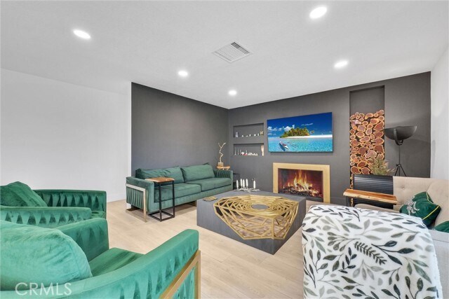 Building Photo - 6875 Swarthmore Dr