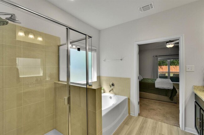Building Photo - 632 Friar Tuck Dr