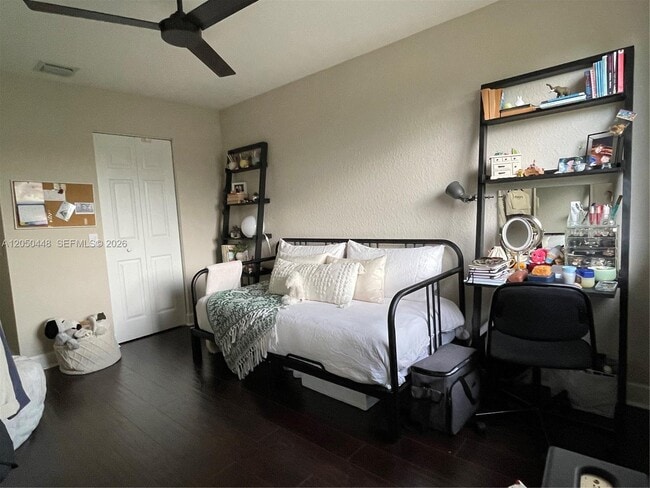 Building Photo - 485 Silver Palm Way