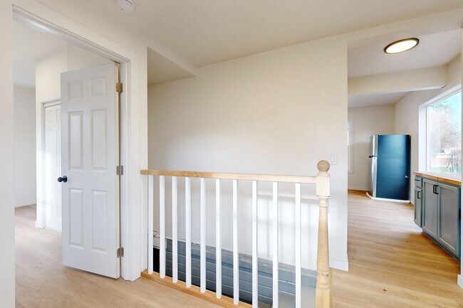 Building Photo - Ground Level Home