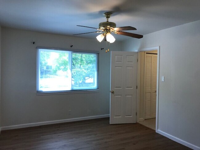 Building Photo - Beautiful updated single level S. Walnut Creek home with large yard