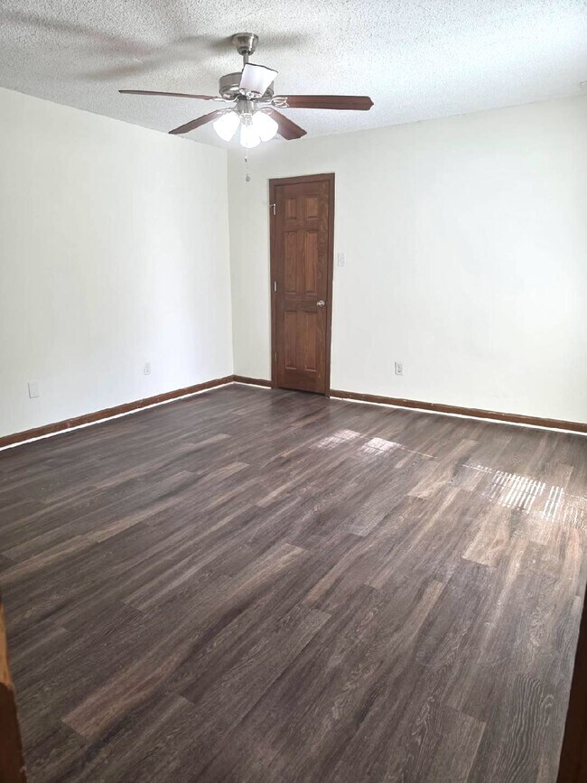 Building Photo - 6244 Kirby Downs Dr