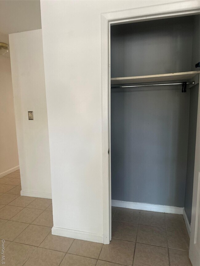 Building Photo - 40-35 95th St