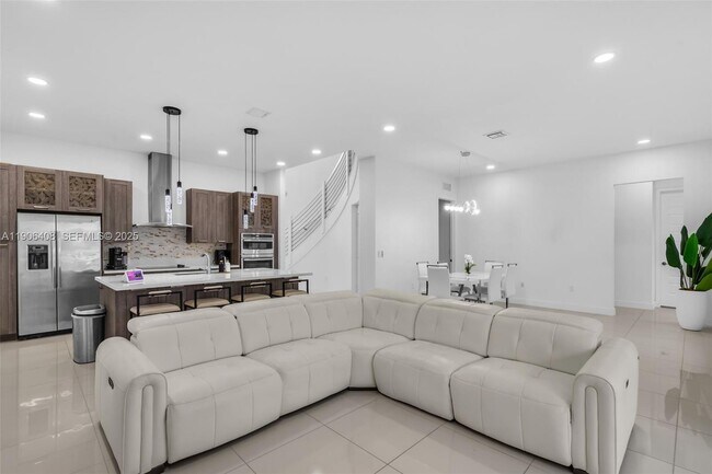 Building Photo - 15540 NW 88th Ave