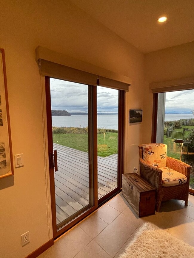 Building Photo - Spectacular View Home In Langley and Fully Furnished!