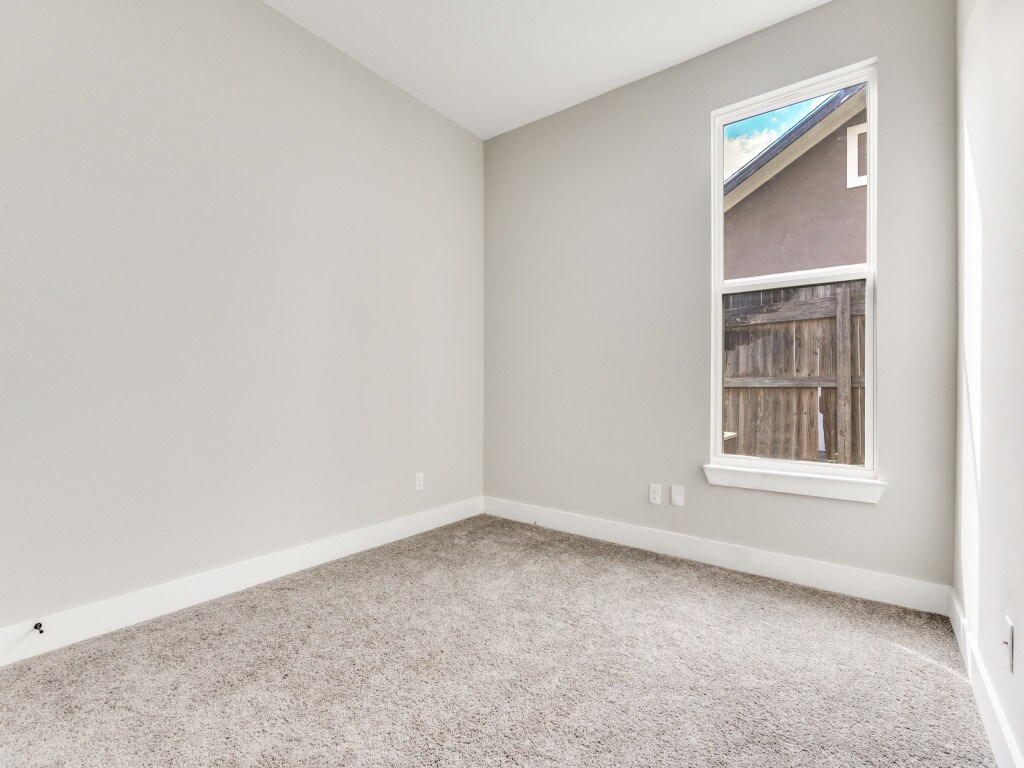 Building Photo - 1322 Strickland St