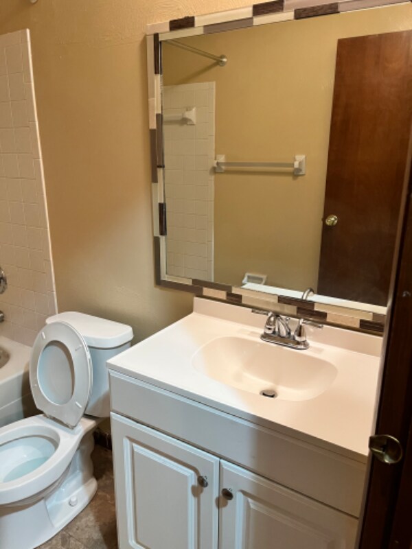 Building Photo - 4418 Burlingame Commons