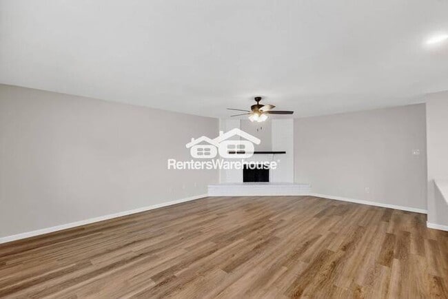 Building Photo - MOVE IN READY - 3BED/2BATH - THE COLONY, T...