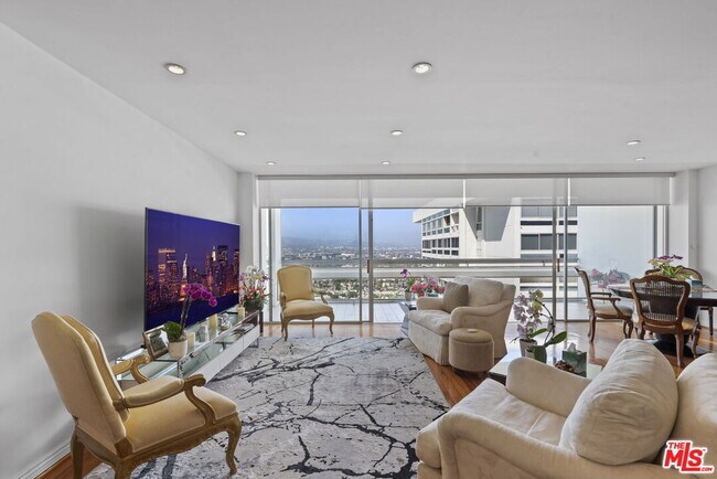 Building Photo - 2220 Ave of the Stars