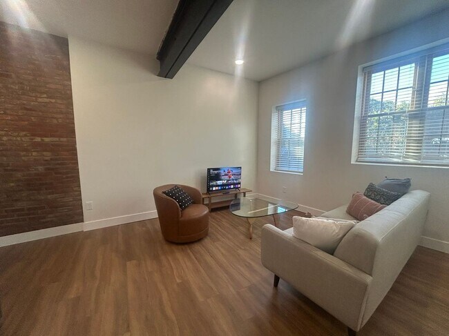 Building Photo - 110 Hotel St