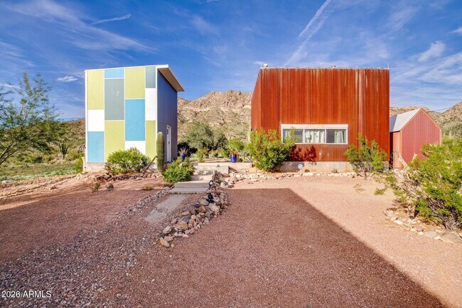 Building Photo - 5561 N Gold Dr