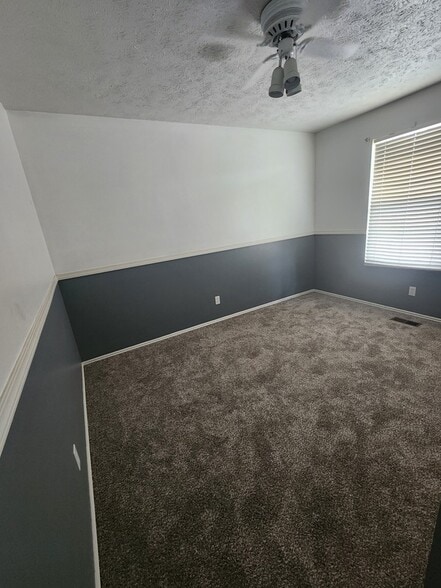 Building Photo - 12936 Timpview Dr
