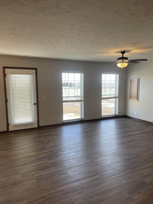 Building Photo - 1424 Cedar Cv Rd