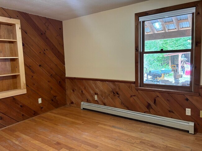 Building Photo - 147 Mansion Rd