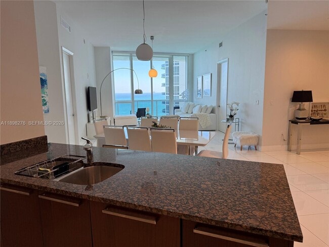 Building Photo - 15901 Collins Ave