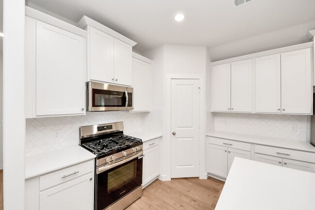 Building Photo - 31815 Autumn Spur Ln