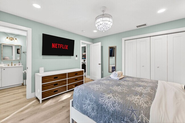 Building Photo - 1412 Gladys Cir