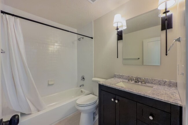 Building Photo - Modern 4-Bed, 2-Bath Home with Central Air...