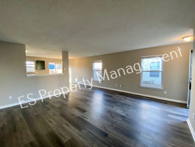 Building Photo - Stunning 3 Bedroom 2 Bath Home in Franklin Township!