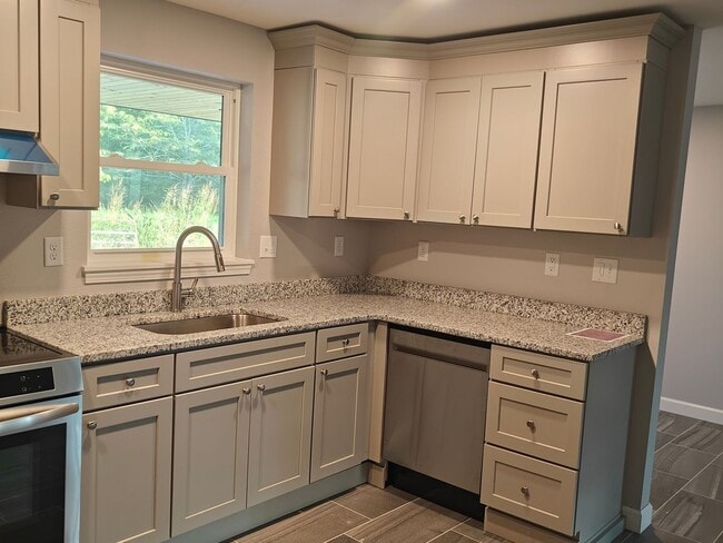 Building Photo - 3 Bedroom Single Family Home in Pleasant Hope