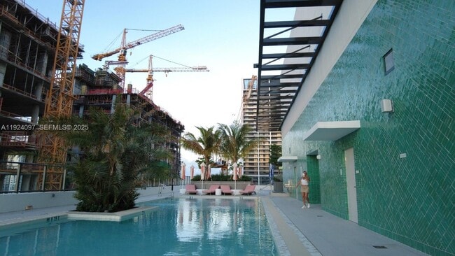 Building Photo - 11 NE 6th St