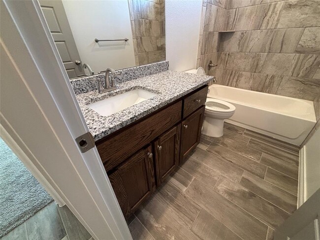 Building Photo - 722 Freedom Cir