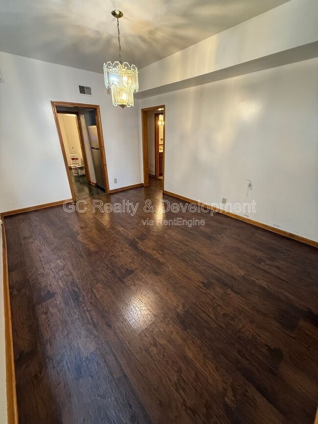 Building Photo - 6124 S Whipple St