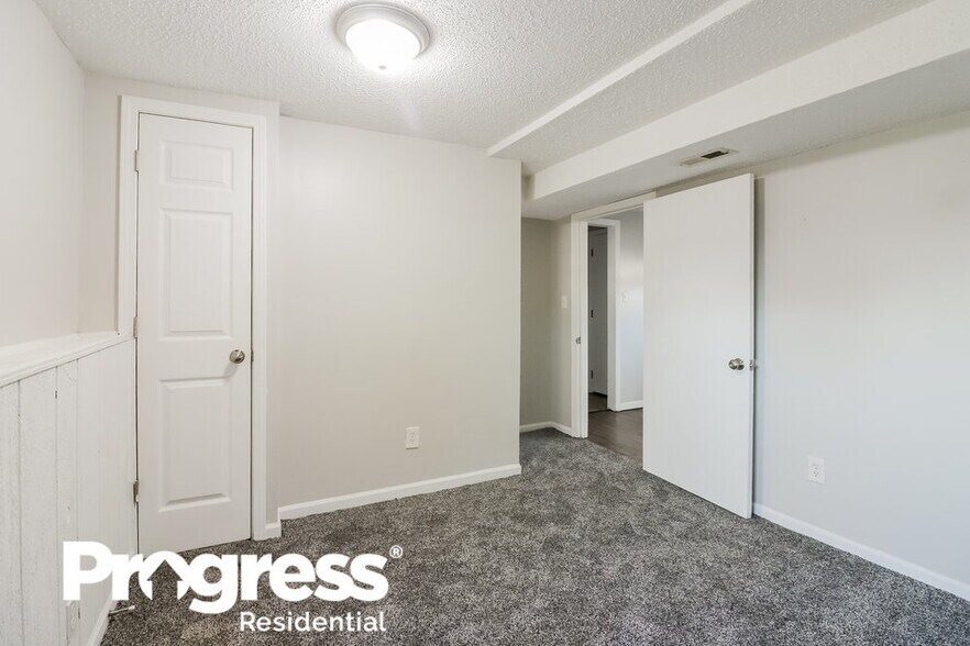 Building Photo - 101 E Pacific Dr