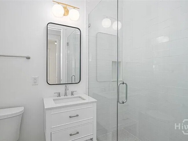 Building Photo - 312 W 38th St