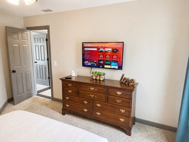 Building Photo - 10 Bridlewood Ct