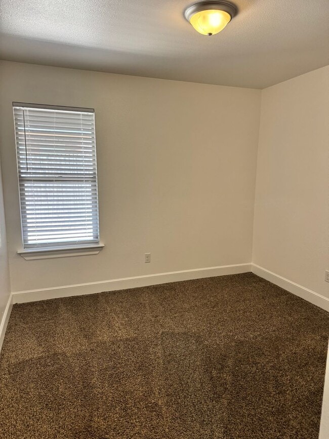 Building Photo - 9803 Avenue V