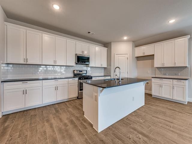 Building Photo - 930 Waterview Dr