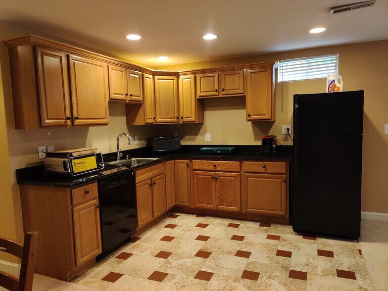 Beautiful Kitchen - 8400 Hessian Hill Ct