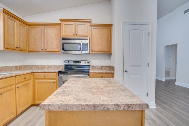 Building Photo - 3-Bedroom Home with Open Floor Plan, and Oversized Primary Suite - Available 1/30