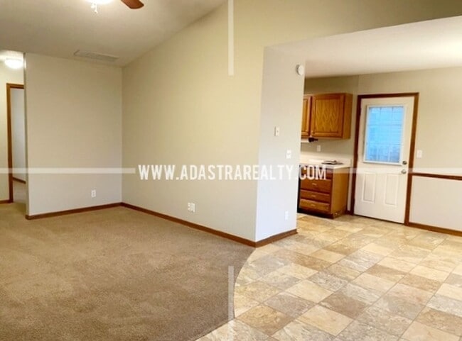 Building Photo - Very Nice Ranch Home in Gardner-Available in MAY!!