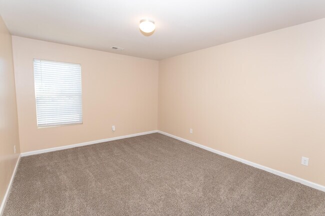 Building Photo - 4632 Southwind Rd