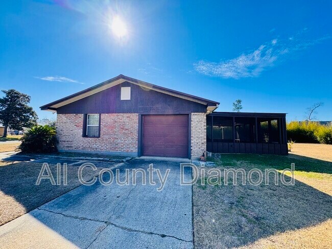 Building Photo - 167 Lauren Ln