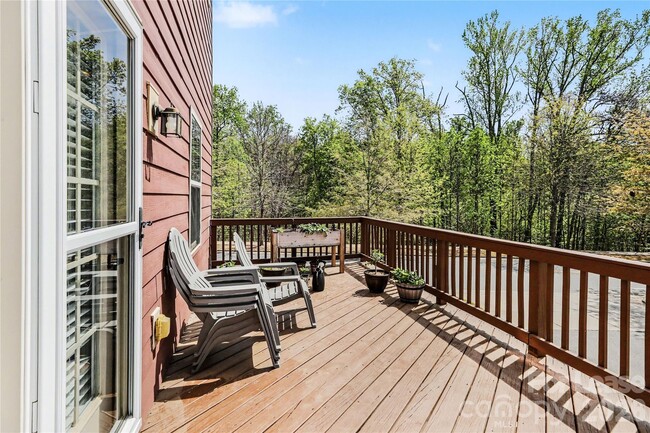 Building Photo - 4011 Zilker Park Dr