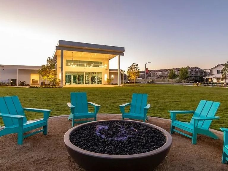 Building Photo - 2206 Yuzu St