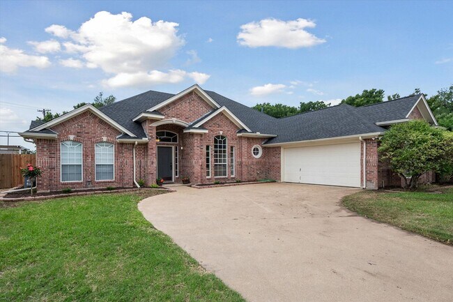 Building Photo - Gorgeous Cul-d-Sac home in Coveted Mansfie...