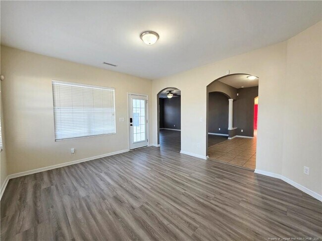 Building Photo - 825 Running Horse Ln