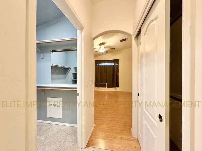 Building Photo - 7159 E Cherrywood St